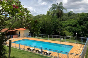 Sitio com Piscina AQUECIDa e 5 quartos c/ suíte!